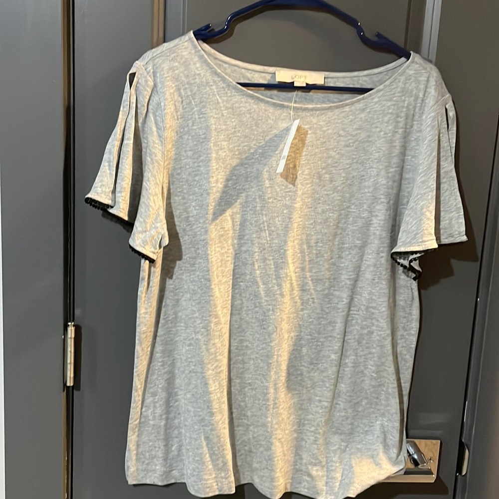 LOFT Light Gray Short Sleeve Tee Shirt with black trim on slit sleeve - NWOT - L